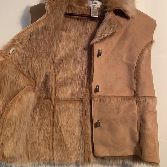 Faux fur /suede vest - Picture 5 of 7